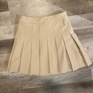 Aritzia Sunday Best Beige Pleated Mini Skirt 00